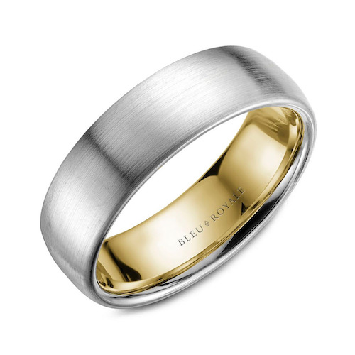 Men's wedding band from Razny Jewelers in Chicago
