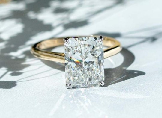 Precious metal engagement rings are handcrafted in Chicago, this link open in new tab 
